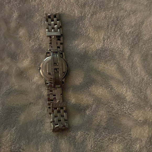 Beautiful Gucci watch - Picture 5 of 9